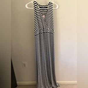 NWT Ann Taylor Maxi Sleeveless Dress.  Black and white.  Size Medium Petite